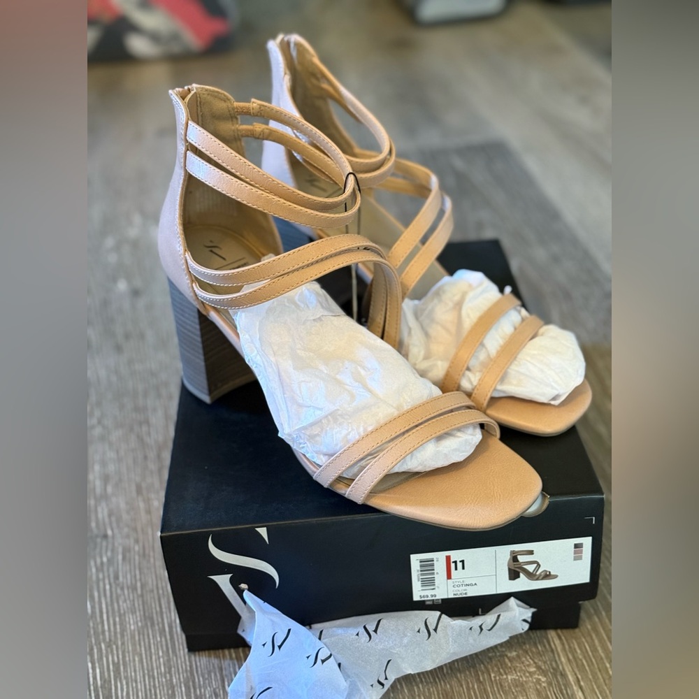 Simply Vera Vera Wang Tan Block Heel Sandals sz 11